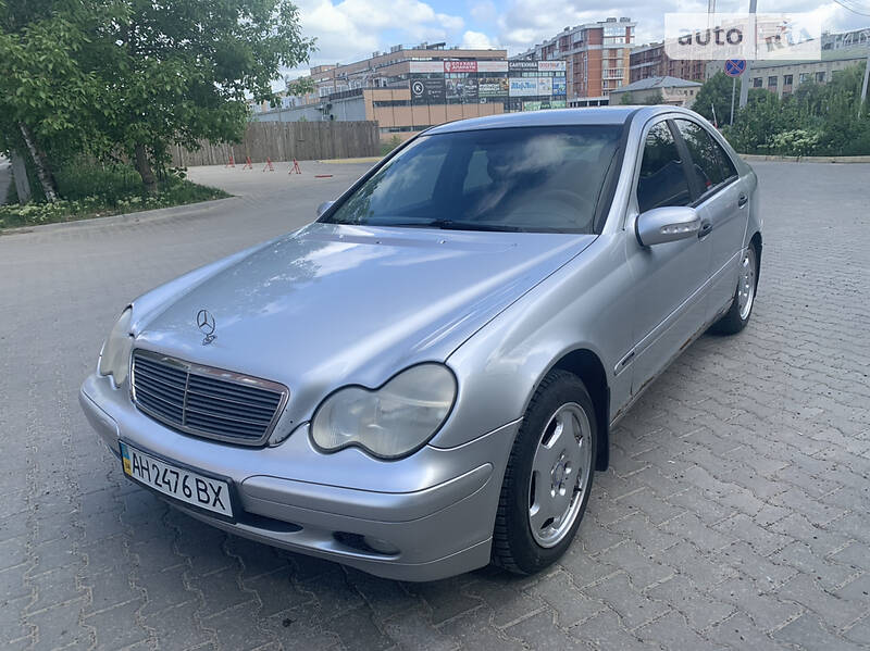 Седан Mercedes-Benz C-Class 2002 в Києві