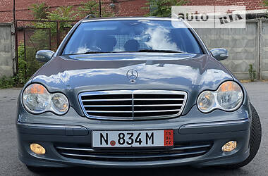 Универсал Mercedes-Benz C-Class 2004 в Черновцах