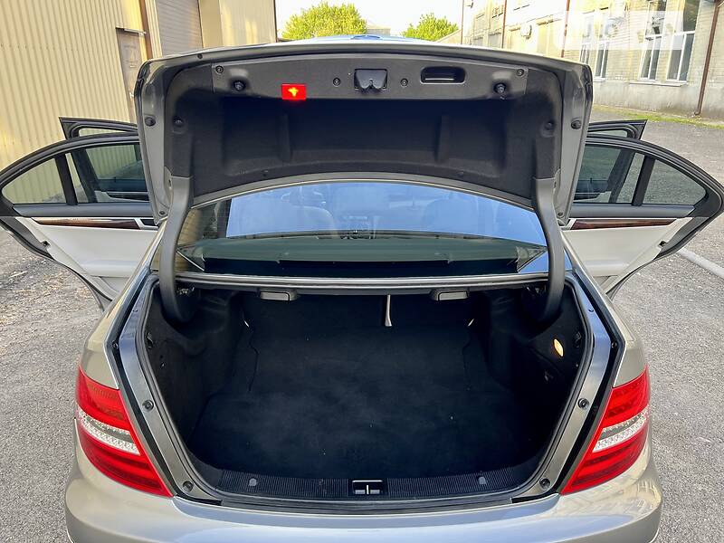 Седан Mercedes-Benz C-Class 2013 в Києві