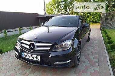 Купе Mercedes-Benz C-Class 2011 в 
