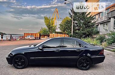 Седан Mercedes-Benz C-Class 2001 в Днепре