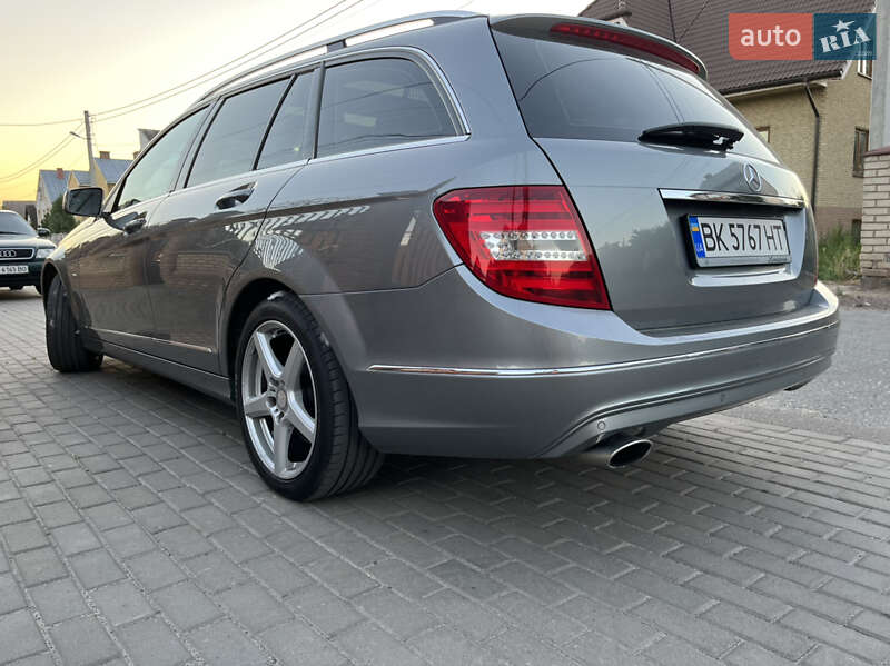 Універсал Mercedes-Benz C-Class 2011 в Луцьку