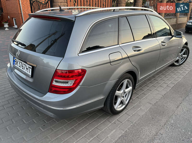 Універсал Mercedes-Benz C-Class 2011 в Луцьку