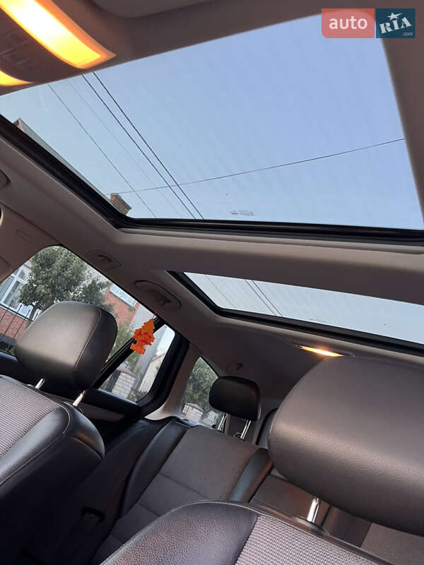 Універсал Mercedes-Benz C-Class 2011 в Луцьку