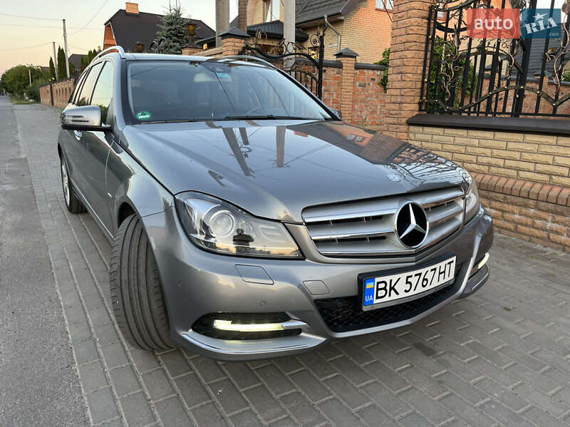 Mercedes-Benz C-Class 2011