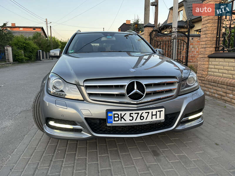 Mercedes-Benz C-Class 2011 Mercedes-Benz C-Class 2011