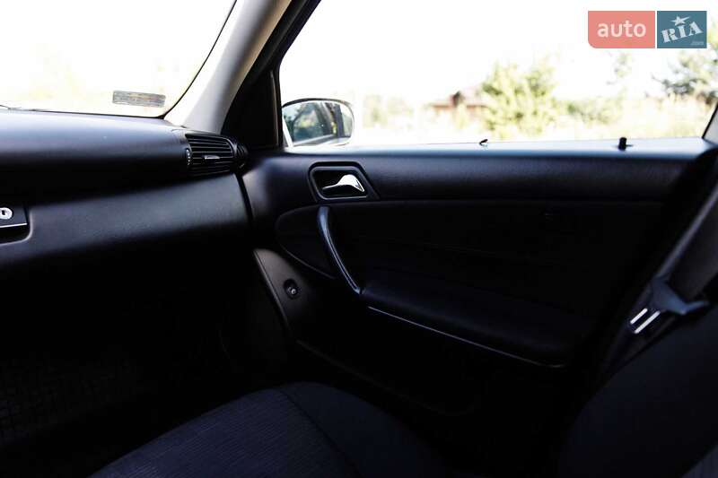 Универсал Mercedes-Benz C-Class 2005 в Городке