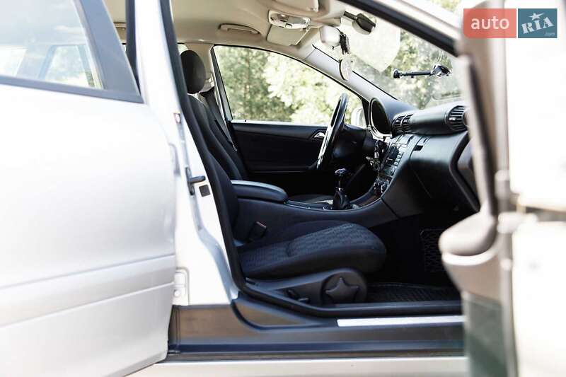 Универсал Mercedes-Benz C-Class 2005 в Городке