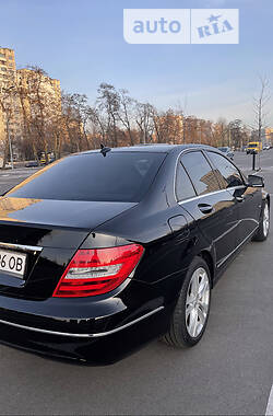 Седан Mercedes-Benz C-Class 2011 в Киеве