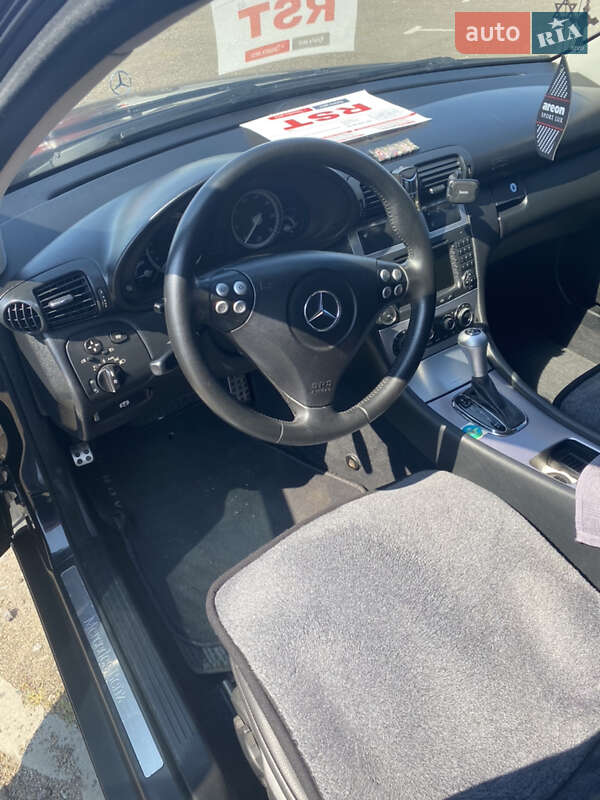 Седан Mercedes-Benz C-Class 2006 в Киеве