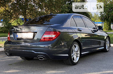 Седан Mercedes-Benz C-Class 2012 в Днепре