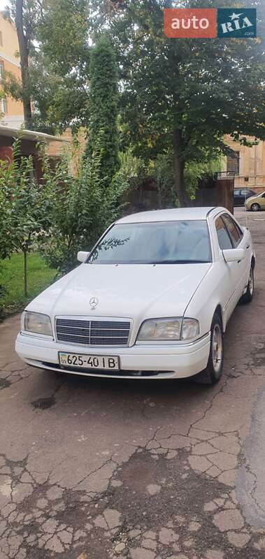 Седан Mercedes-Benz C-Class 1995 в Черновцах