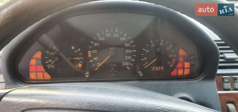 Седан Mercedes-Benz C-Class 1995 в Чернівцях
