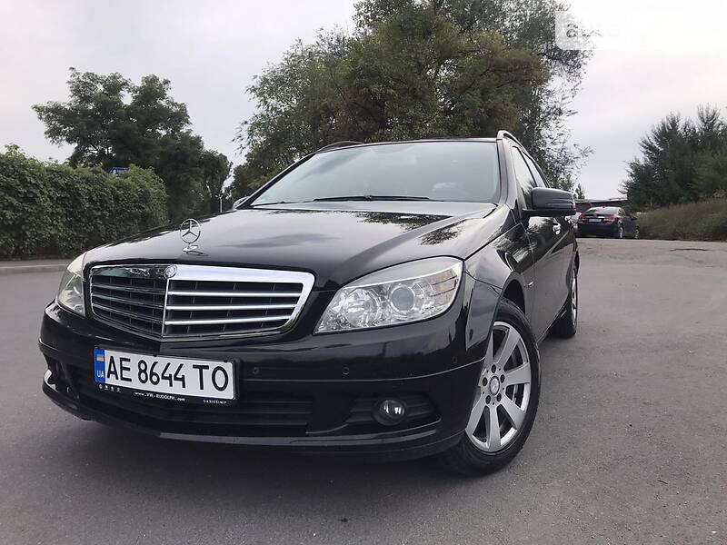 Универсал Mercedes-Benz C-Class 2010 в Днепре