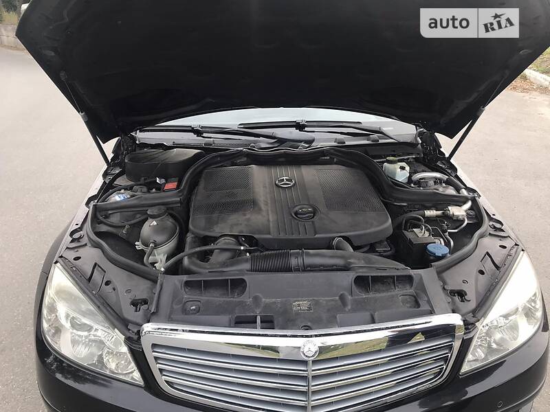 Универсал Mercedes-Benz C-Class 2010 в Днепре