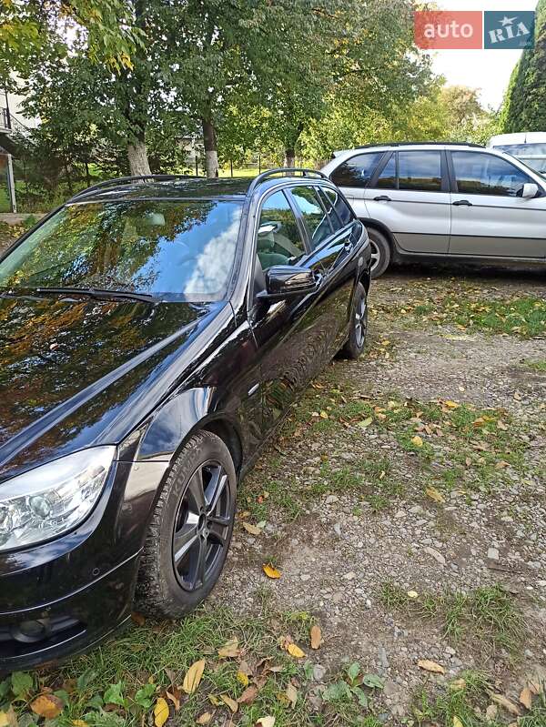 Универсал Mercedes-Benz C-Class 2010 в Черновцах