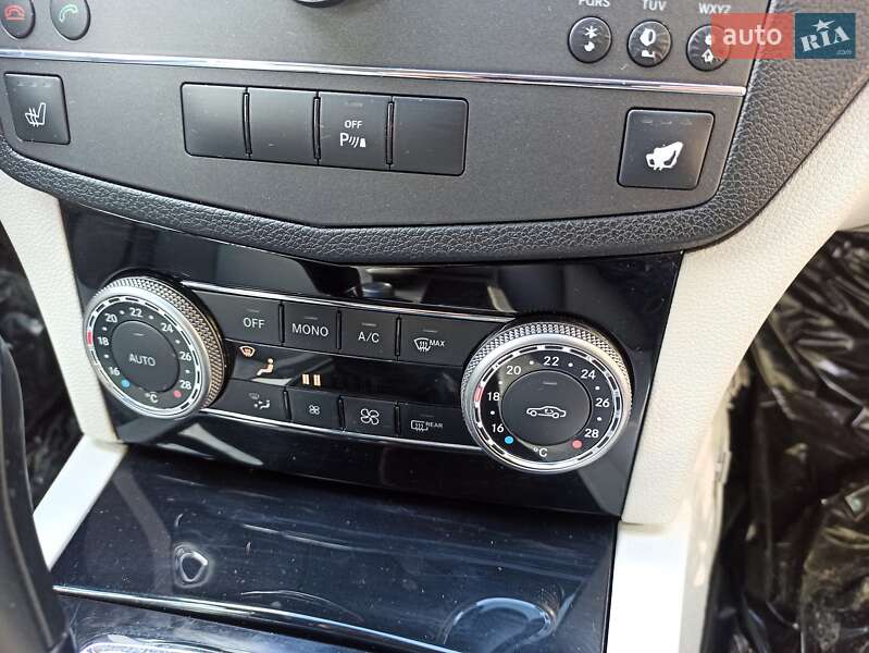 Универсал Mercedes-Benz C-Class 2010 в Черновцах
