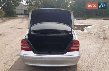 Седан Mercedes-Benz C-Class 2003 в Дніпрі