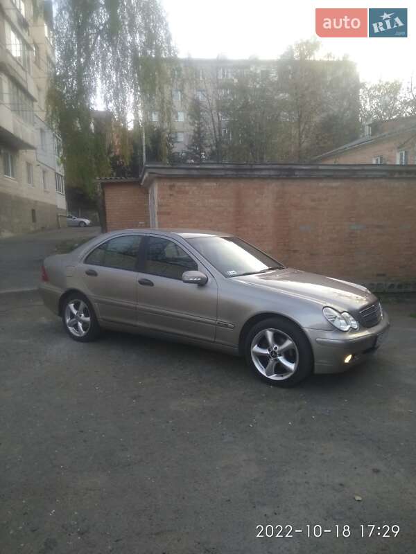 Седан Mercedes-Benz C-Class 2004 в Виннице