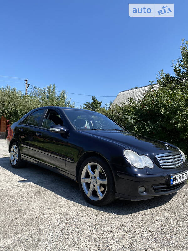 Седан Mercedes-Benz C-Class 2006 в Киеве