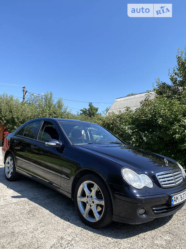Седан Mercedes-Benz C-Class 2006 в Киеве