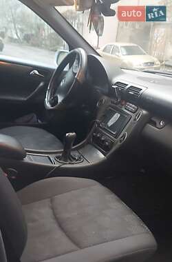Универсал Mercedes-Benz C-Class 2002 в Черновцах