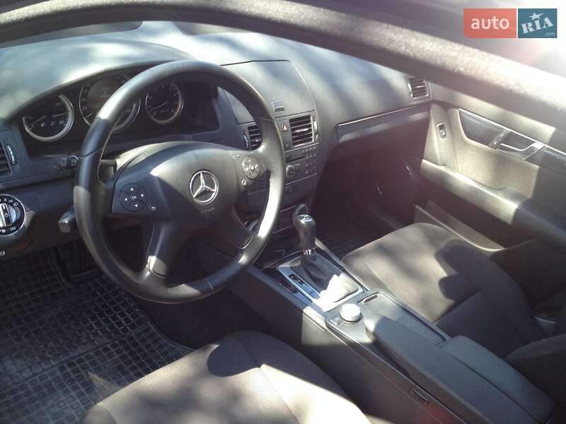 Седан Mercedes-Benz C-Class 2010 в Тернополе