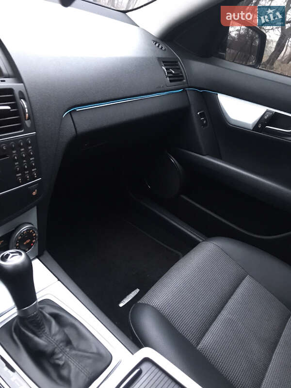 Универсал Mercedes-Benz C-Class 2008 в Киеве