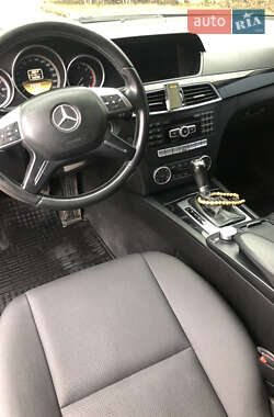 Универсал Mercedes-Benz C-Class 2011 в 
