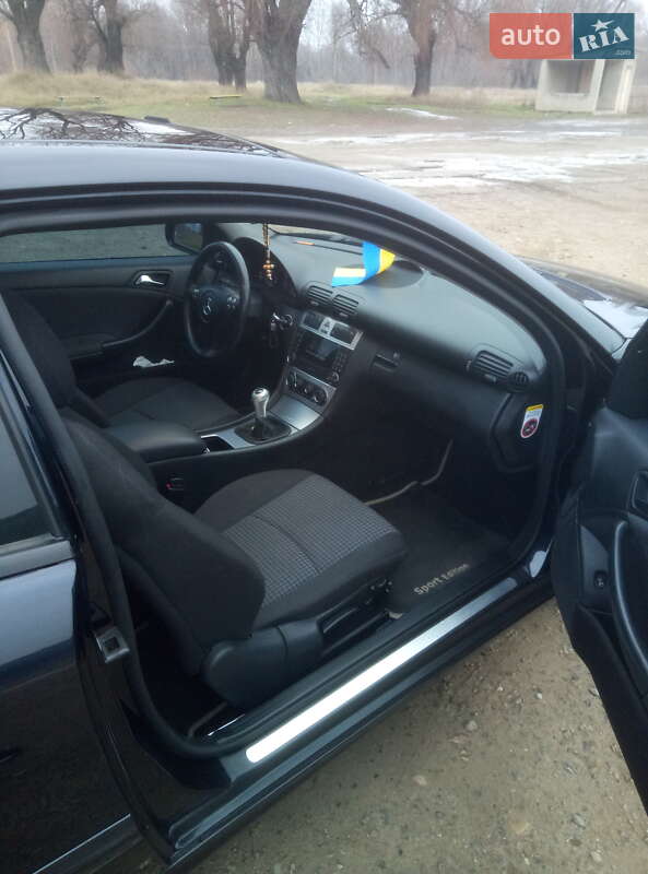 Купе Mercedes-Benz C-Class 2007 в Ямполе фото 6 Купе Mercedes-Benz C-Class 2007 в Ямполе
