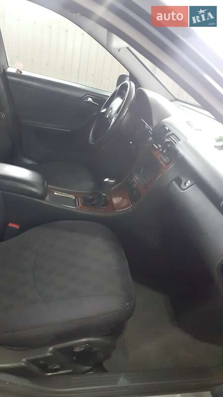 Седан Mercedes-Benz C-Class 2000 в Ивано-Франковске
