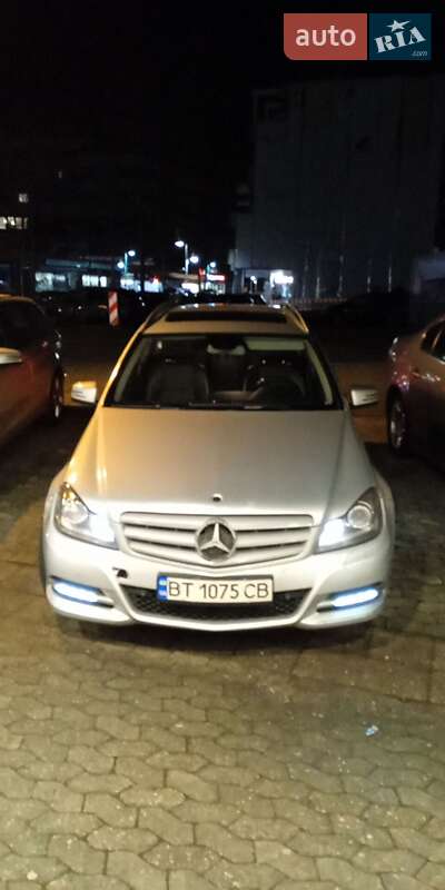 Універсал Mercedes-Benz C-Class 2013 в Чернівцях