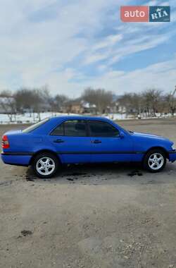Седан Mercedes-Benz C-Class 1996 в Косові