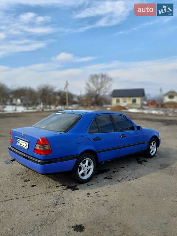 Седан Mercedes-Benz C-Class 1996 в Косове
