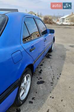 Седан Mercedes-Benz C-Class 1996 в Косові