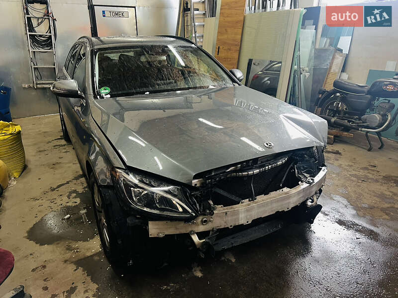 Универсал Mercedes-Benz C-Class 2017 в Киеве