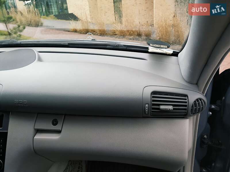 Седан Mercedes-Benz C-Class 2005 в Хмельницькому