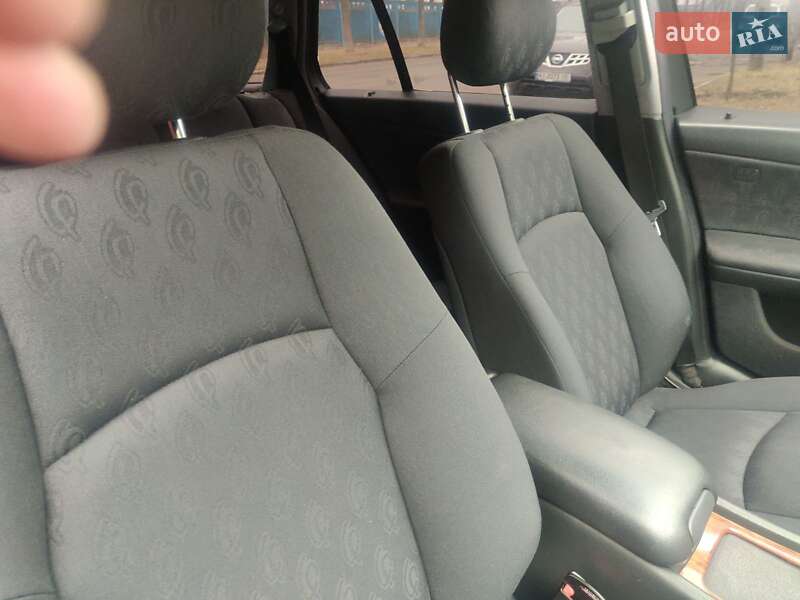 Універсал Mercedes-Benz C-Class 2003 в Києві