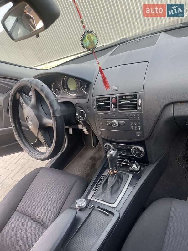 Седан Mercedes-Benz C-Class 2007 в Ужгороді