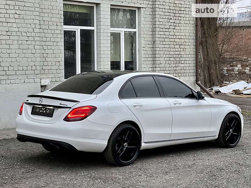 Седан Mercedes-Benz C-Class 2017 в Києві