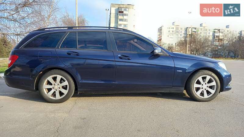 Універсал Mercedes-Benz C-Class 2011 в Запоріжжі