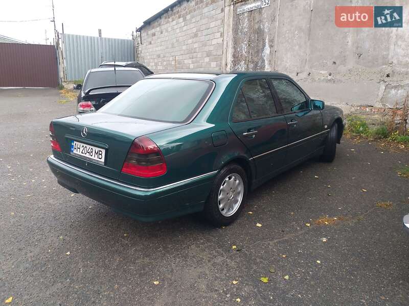 Седан Mercedes-Benz C-Class 1999 в Днепре
