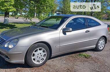 Купе Mercedes-Benz C-Class 2004 в 