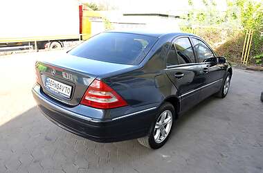 Седан Mercedes-Benz C-Class 2002 в Львові