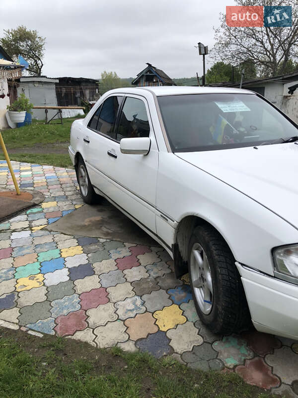 Седан Mercedes-Benz C-Class 1994 в Ивано-Франковске
