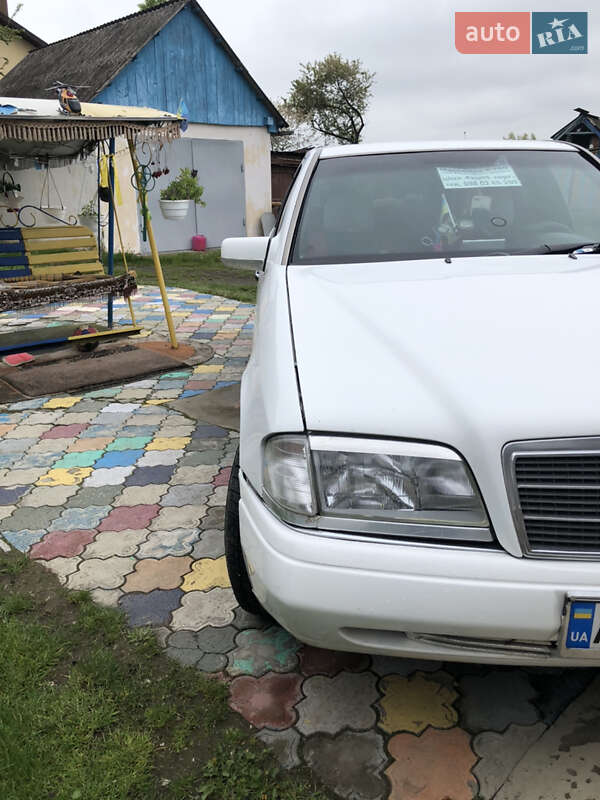 Седан Mercedes-Benz C-Class 1994 в Ивано-Франковске