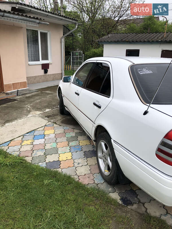 Седан Mercedes-Benz C-Class 1994 в Ивано-Франковске