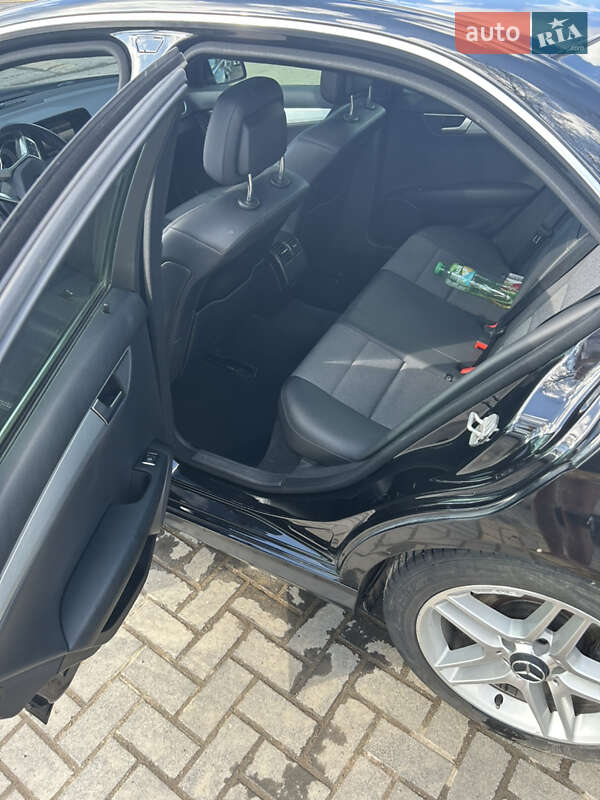 Седан Mercedes-Benz C-Class 2013 в Черновцах
