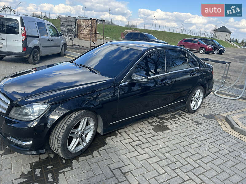 Седан Mercedes-Benz C-Class 2013 в Черновцах