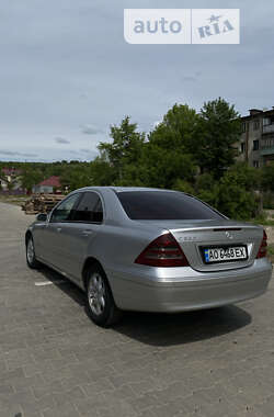 Седан Mercedes-Benz C-Class 2003 в Перечине